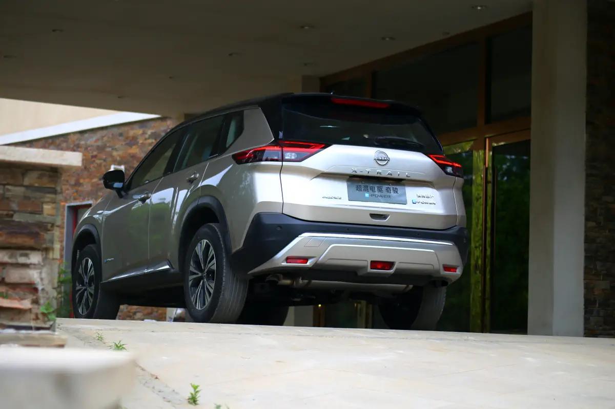 日产超混电驱奇骏到店实拍,日产奇骏e-power和魏派拿铁phev