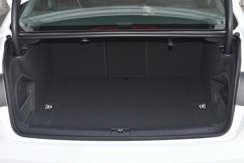 奥迪a4l历代款式对比,历代最经典的奥迪a4l是哪款