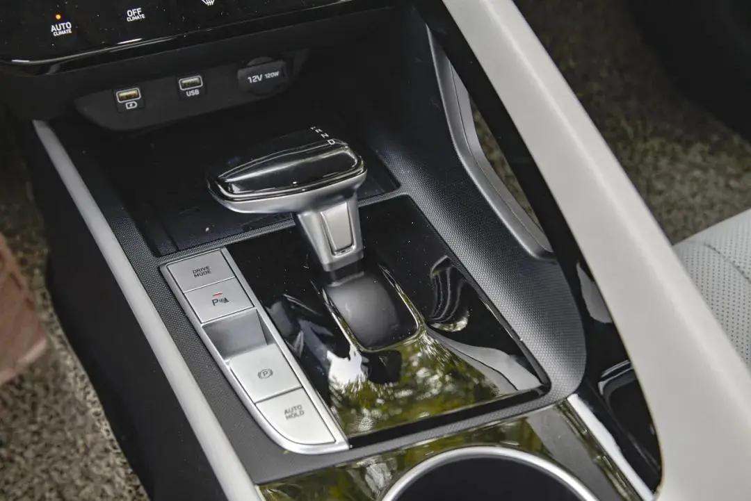 新一代伊兰特哪个配置最有性价比,传统代步新伊兰特试驾感受