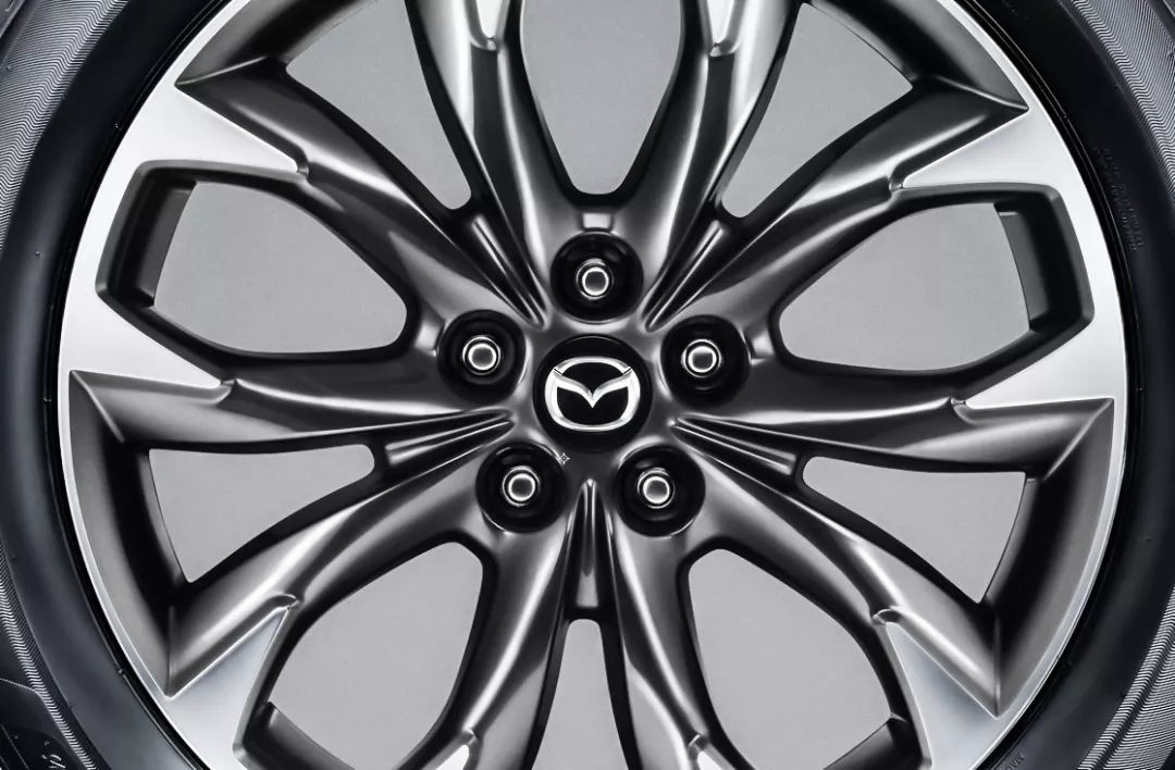 VOC有备无患图解长马车型更换备胎