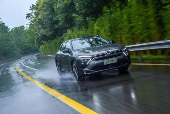 经典款凡尔赛二级车落地价,八万左右凡尔赛哪个车好