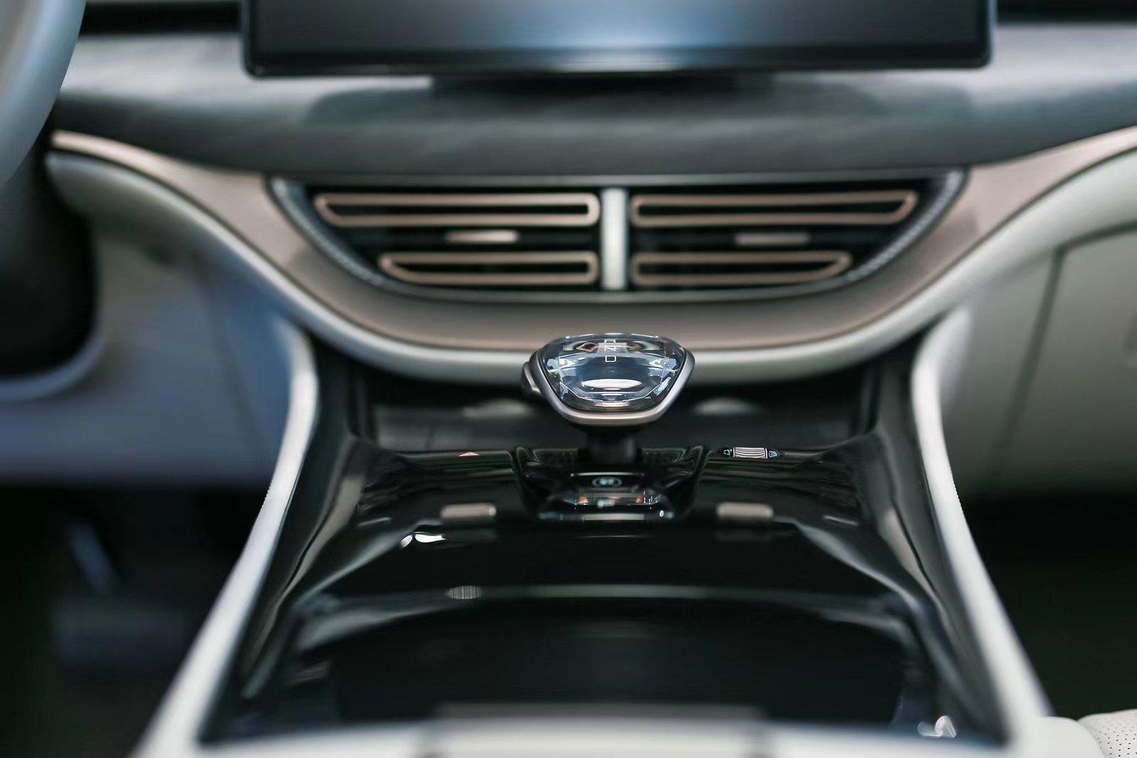 腾势d9指导价445800的落地价,腾势D9售价32.98万起