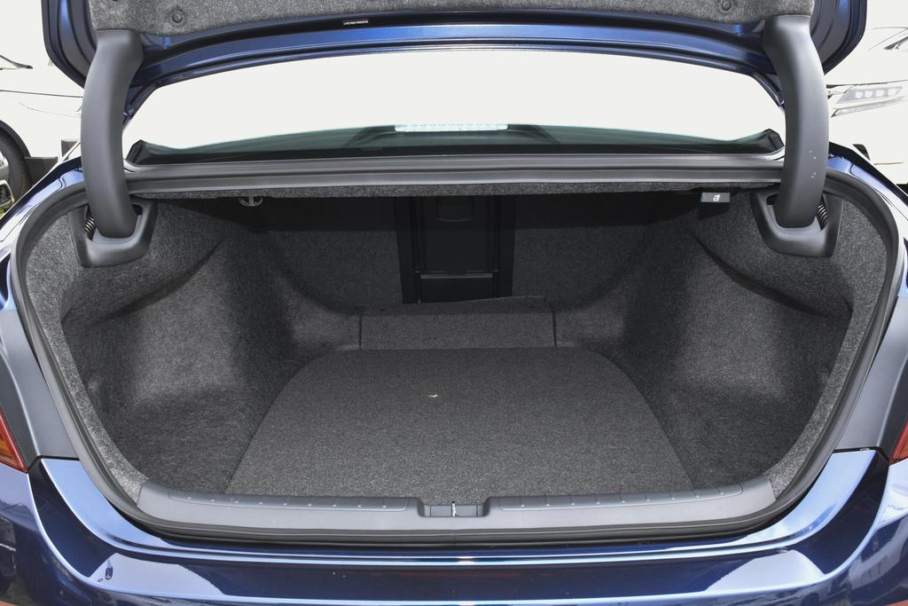 英仕派精致版2022款功能操作,英仕派2022款精致版落地多少