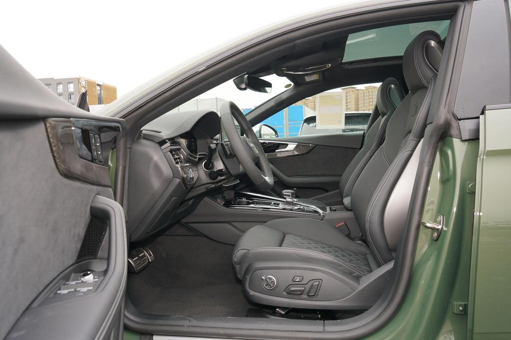 奥迪s5价格优惠20万,奥迪s5限时优惠200元欢迎试乘试驾