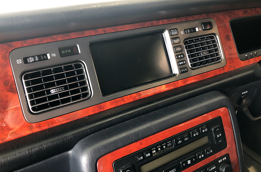 手工打造金凤凰为标！实拍日本皇族*用御**座驾第二代丰田世纪