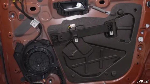 东风标致4008拆车,标致4008拆门板