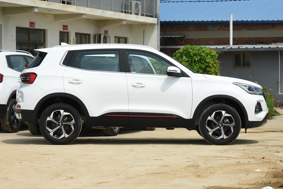 瑞虎5x1.5l一百块钱能跑多少公里,1.5l百公里7.5升的油耗高吗