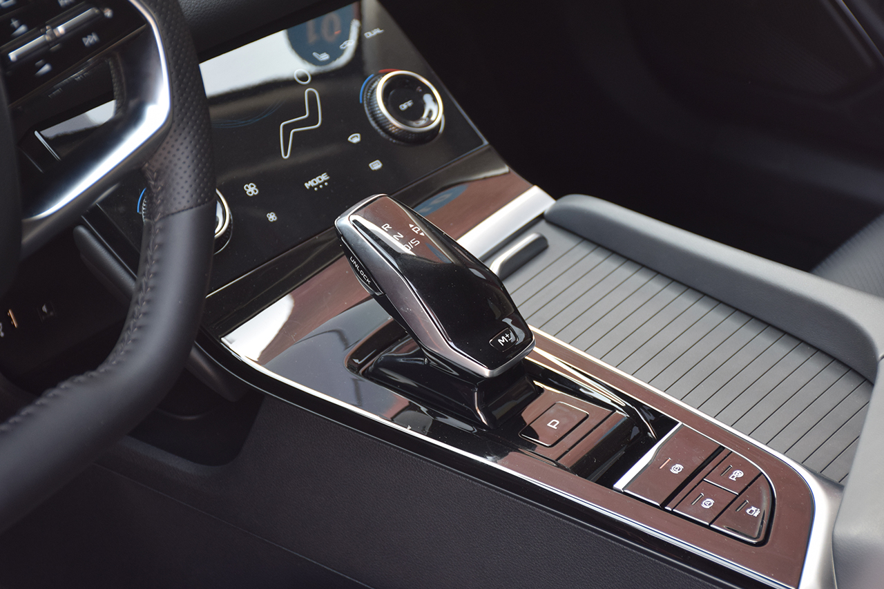 试驾奔腾b70s2023款,试驾奔腾b701.8t