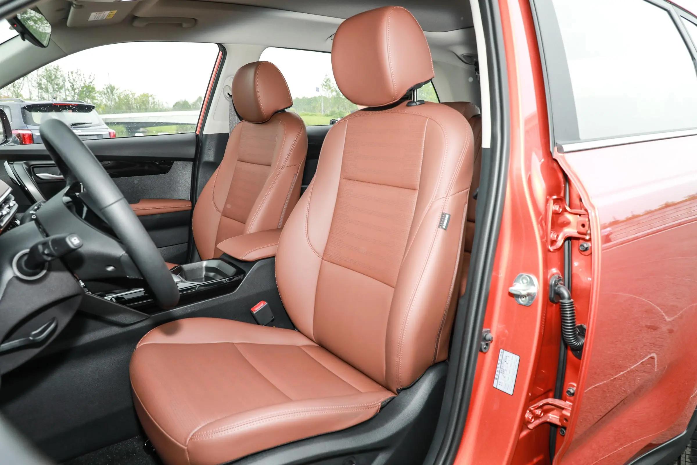 2021起亚智跑2.0油耗和质量怎样,起亚智跑手动挡有四驱吗