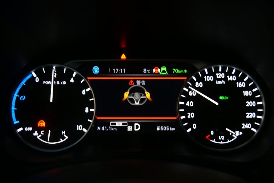 东风日产第14代轩逸节油挑战赛,轩逸顶配e-power百公里加速