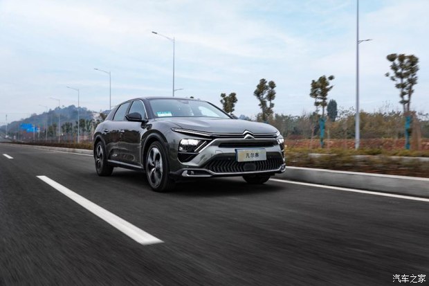 凡尔赛c5x驾驶感受优缺点,凡尔赛c5x哪个配置值得买