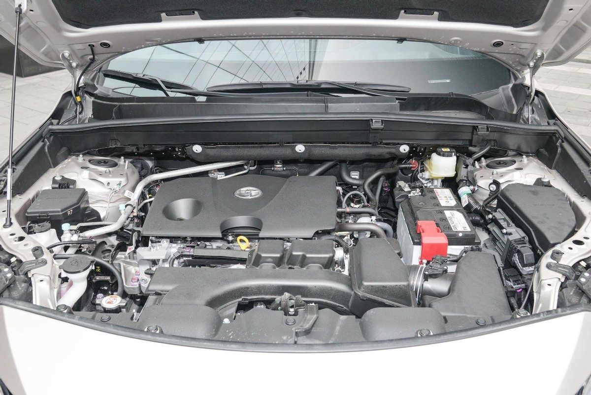 颜值高用料足，省油省心还有多项主动安全配置，丰田威飒了解一下