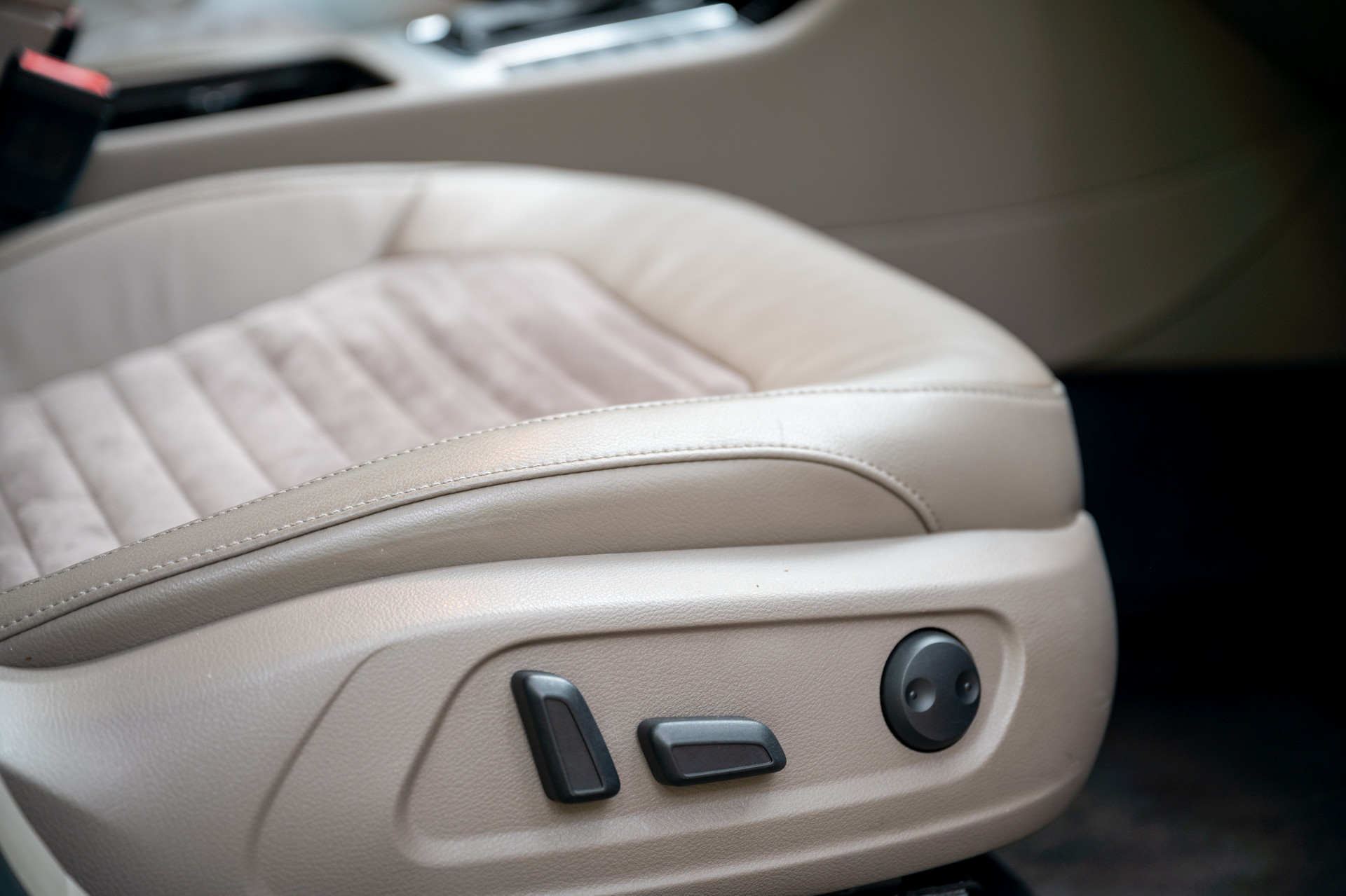 16款迈腾1.8t智享豪华版二手价格,全网最低二手20款迈腾豪华型