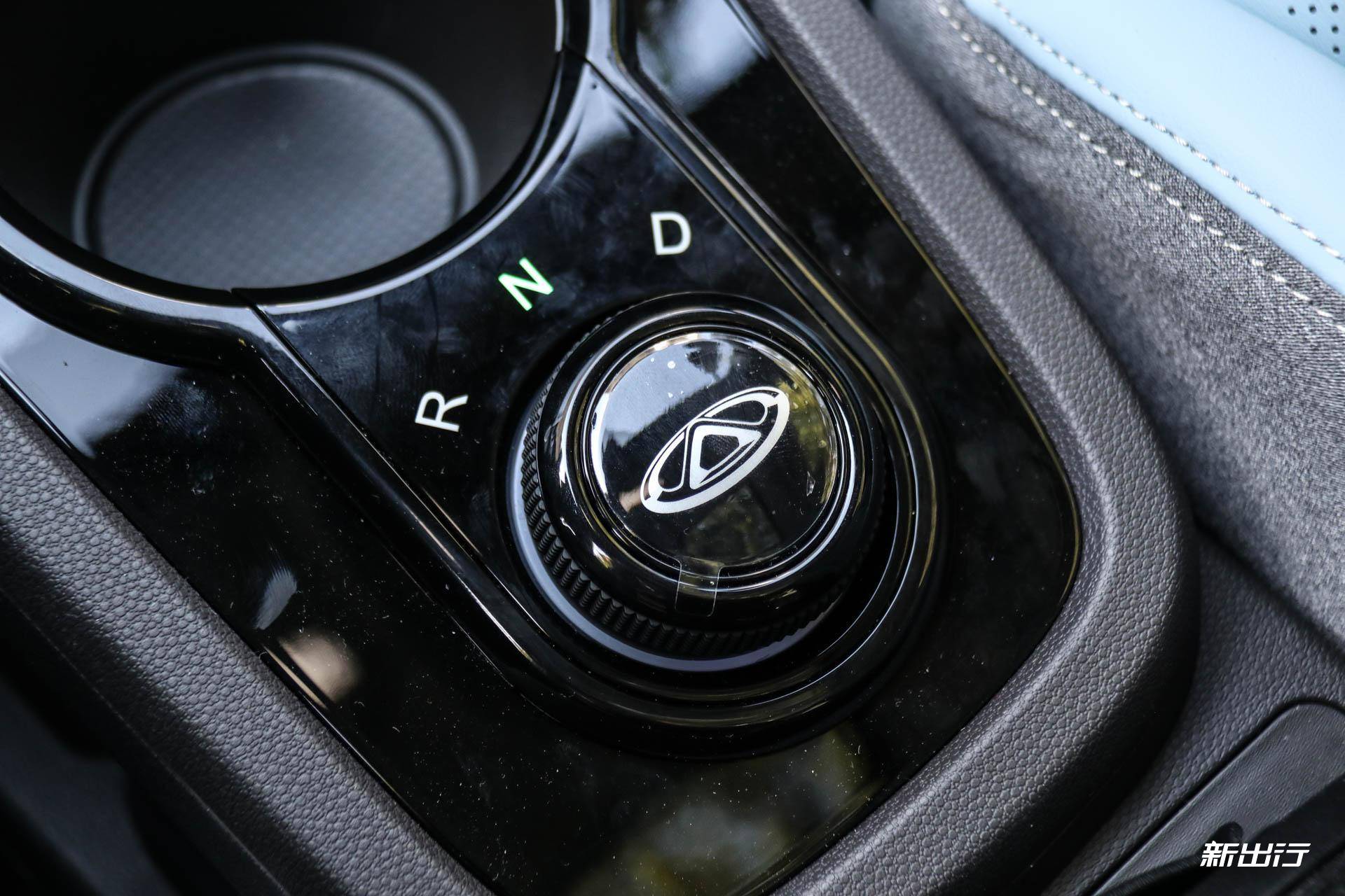 19款奇瑞小蚂蚁驾驶感受,奇瑞小蚂蚁甜粉款半糖55kw测评