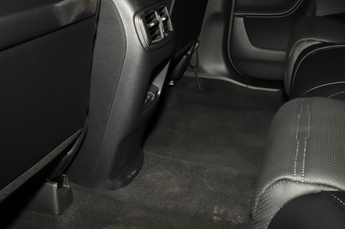 本田cr-v2021款1.5t风尚版无钥匙进入,本田cr-v空间对比汉兰达