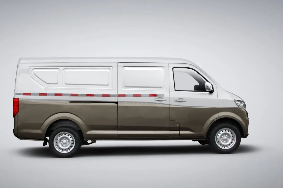 跨越星v7内部空间尺寸图解,跨越星v7和睿行m60空间