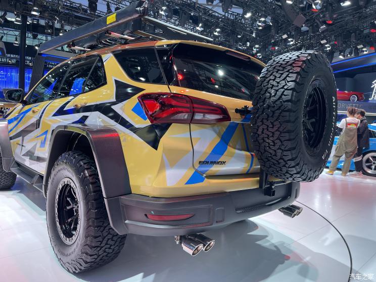 雪佛兰探界者驰界版越野视频,雪佛兰探界者改装后备轮胎