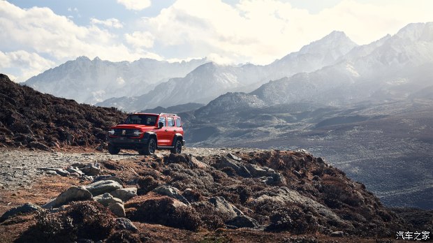 誉满全身！“可城可野”的坦克300横扫车圈多项大奖