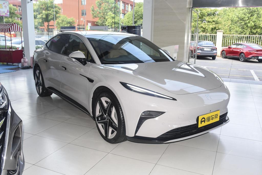 飞凡f7适合什么年龄段的车主,飞凡f7能上专车车型吗