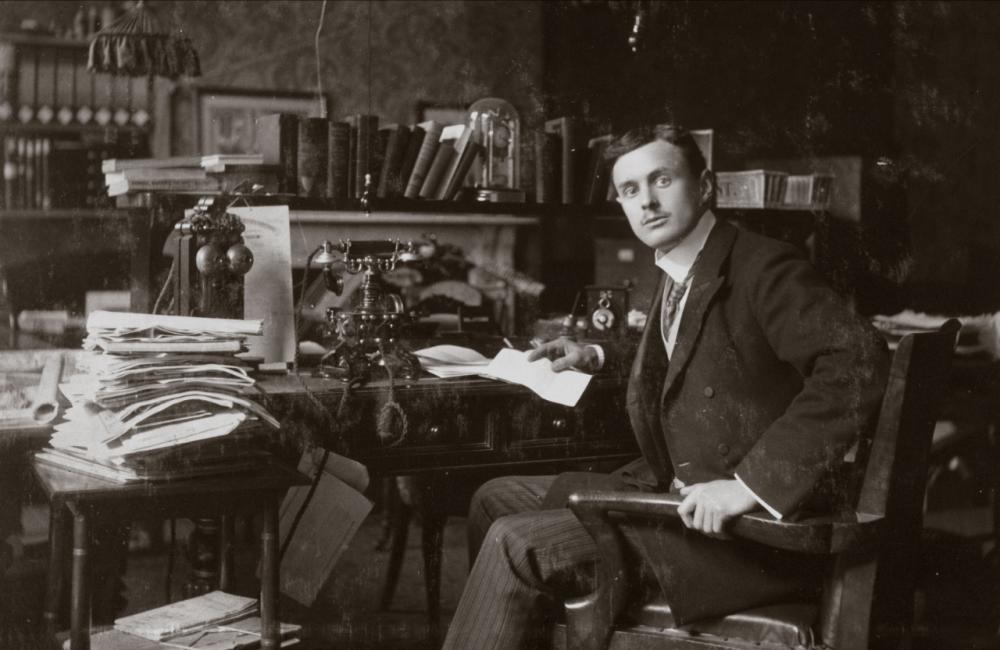 劳斯莱斯电动车闪灵曝光,劳斯莱斯闪灵电动车落地价