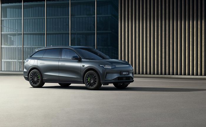 零跑C11纯电特价车至高优惠30000元并赠送交强险，包上牌