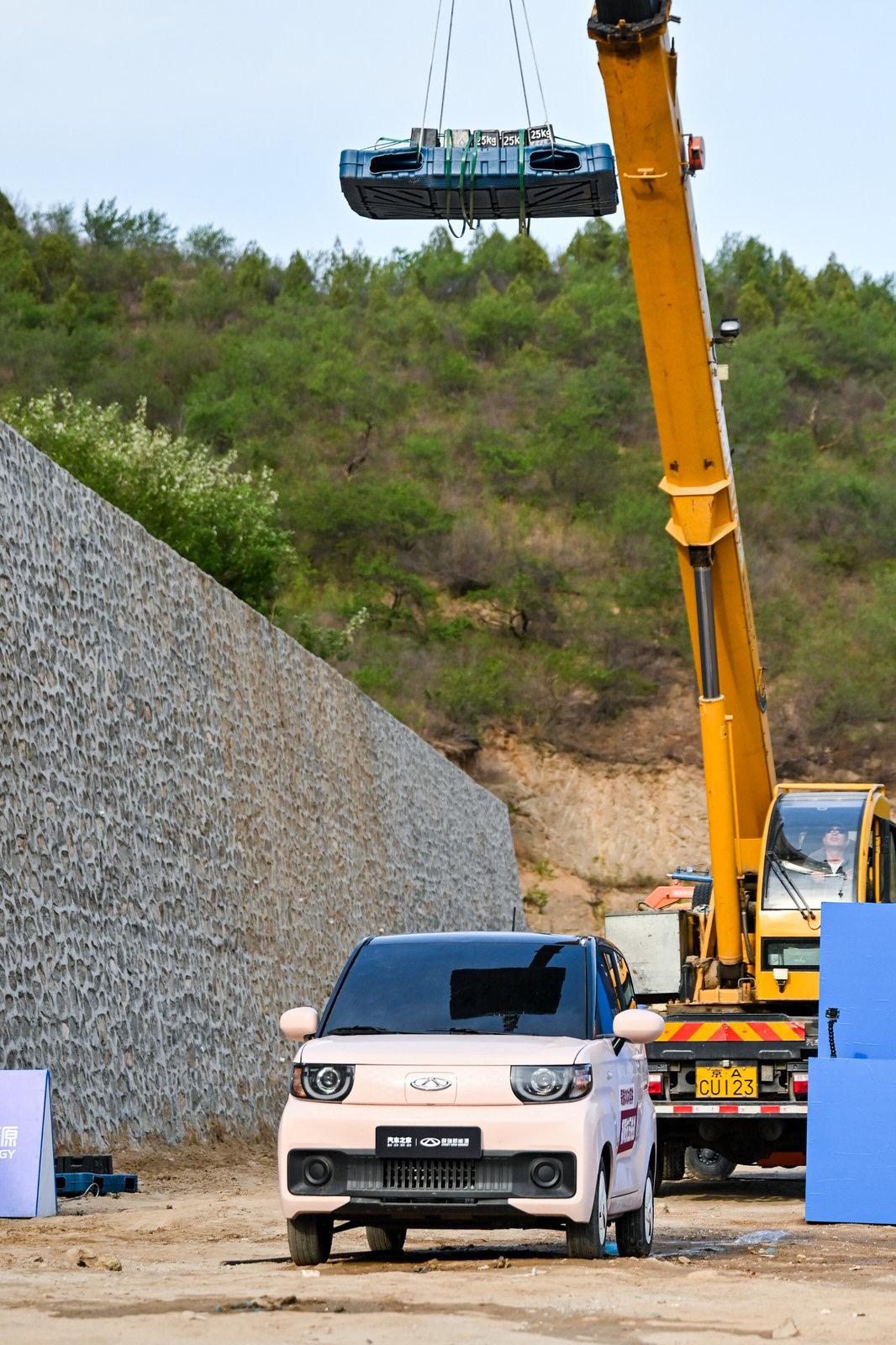 奇瑞QQ冰淇淋安全测试,奇瑞qq冰淇淋车身强度测试