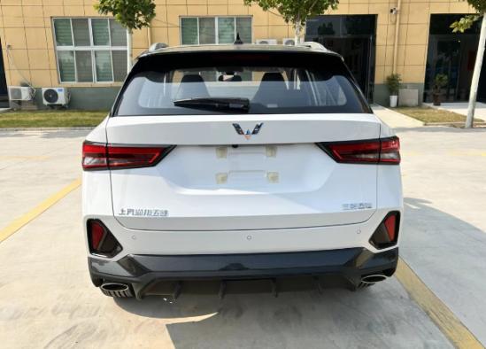 五菱星驰手动豪华型,五菱星驰suv2023款图片