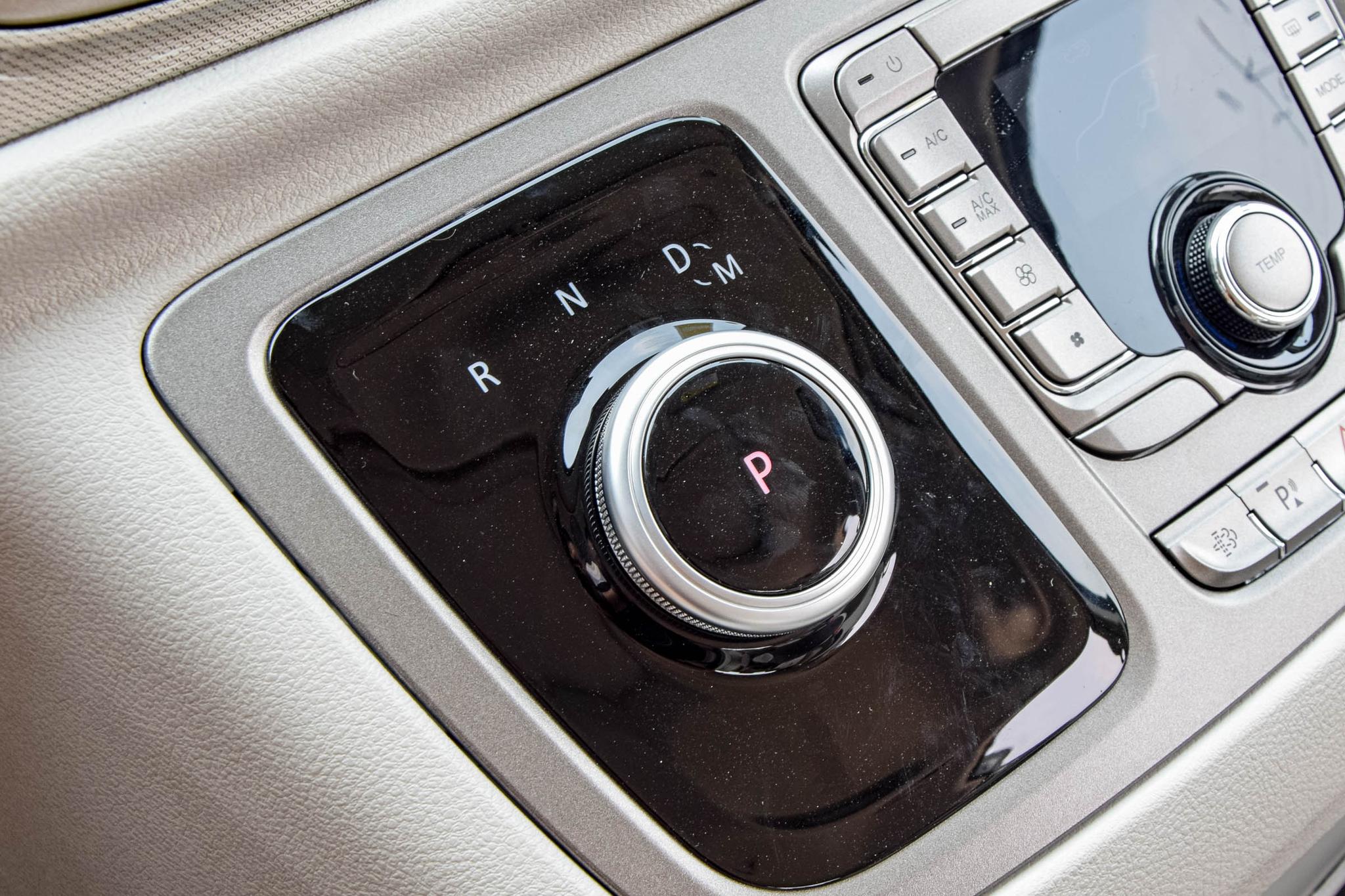 想买柴油版自动挡7座MPV，可以看看上汽大通MAXUSG10，省油还有劲