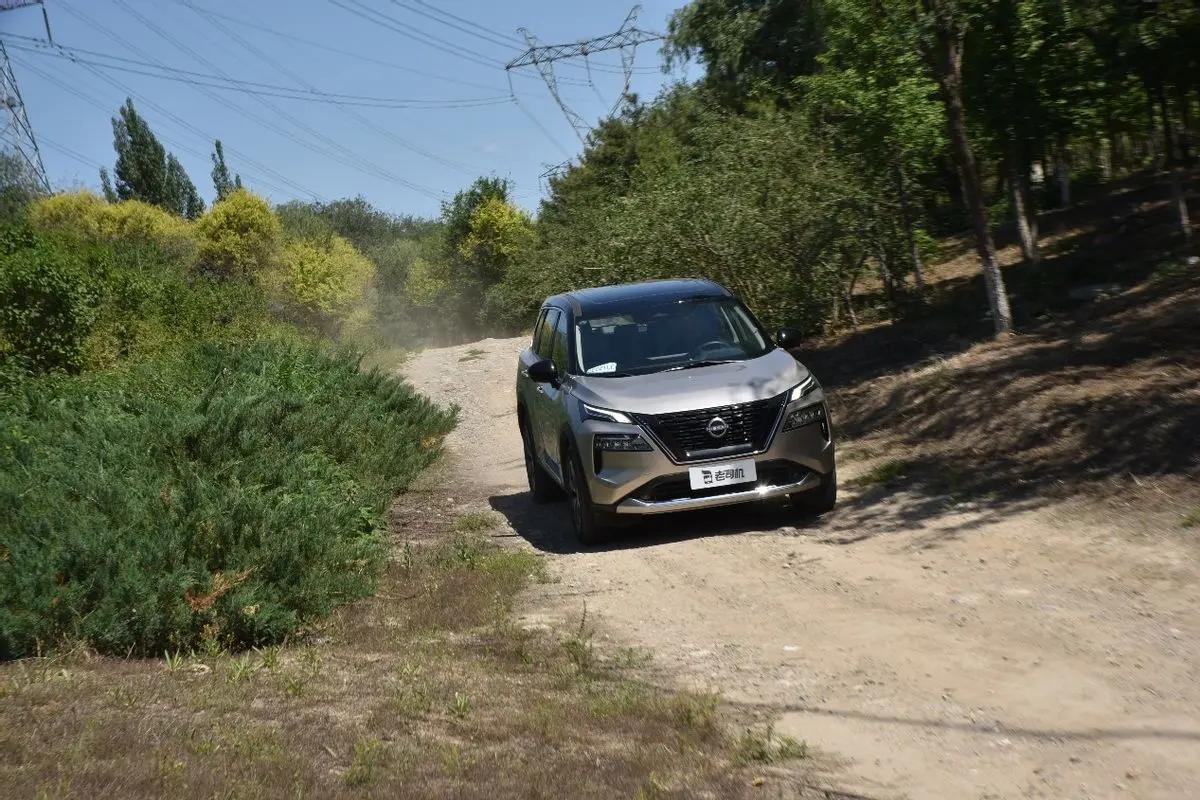 日产奇骏超混电驱没有备胎吗,双混电驱奇骏