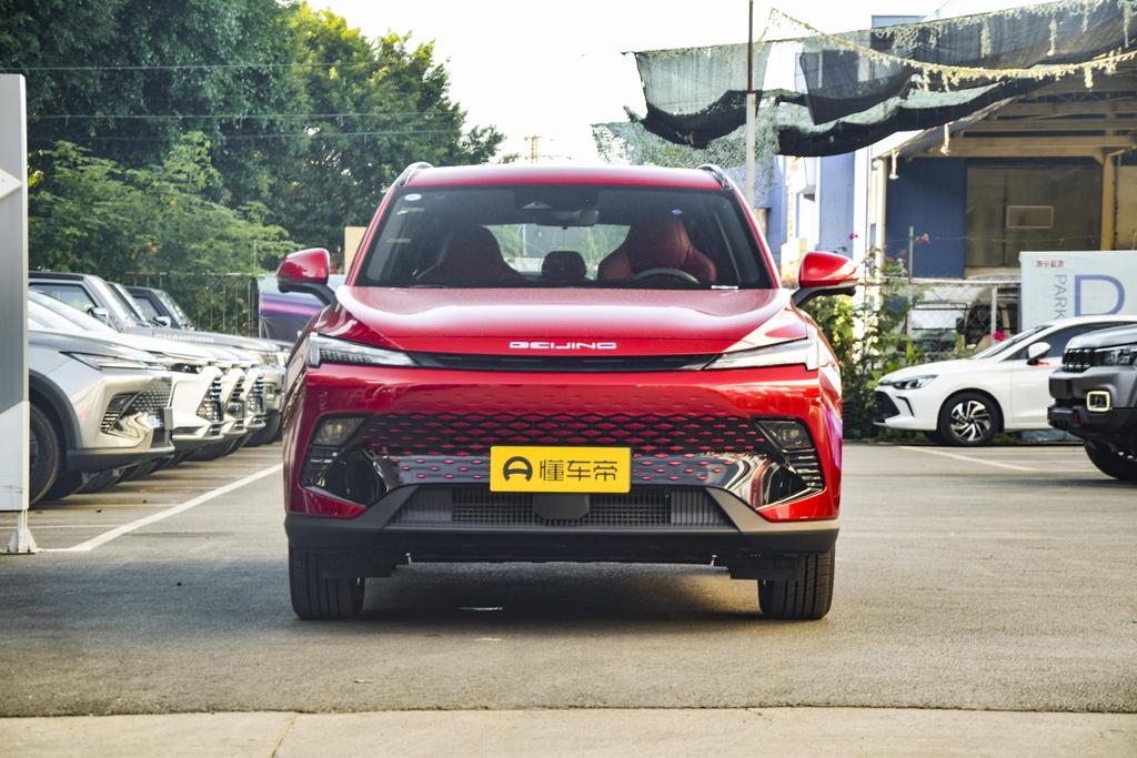 搭载1.5T发动机，配流媒体外后视镜，北京魔方