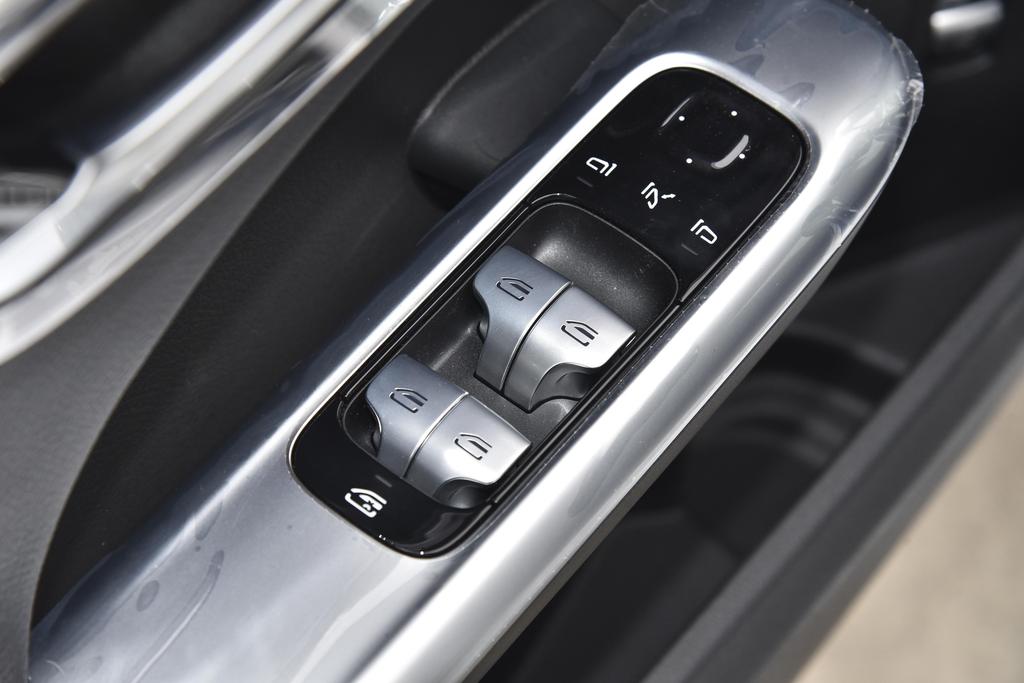 奔驰c级amg2010款油耗,奔驰c级200l运动版油耗