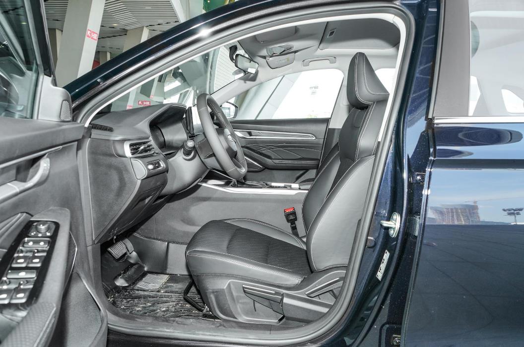 上班族买好车,上班族二三十万买什么车好