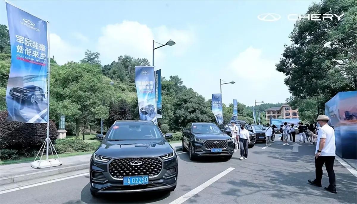 奇瑞瑞虎8plusphev插电混动售价,奇瑞瑞虎8plus2.0t四驱落地价