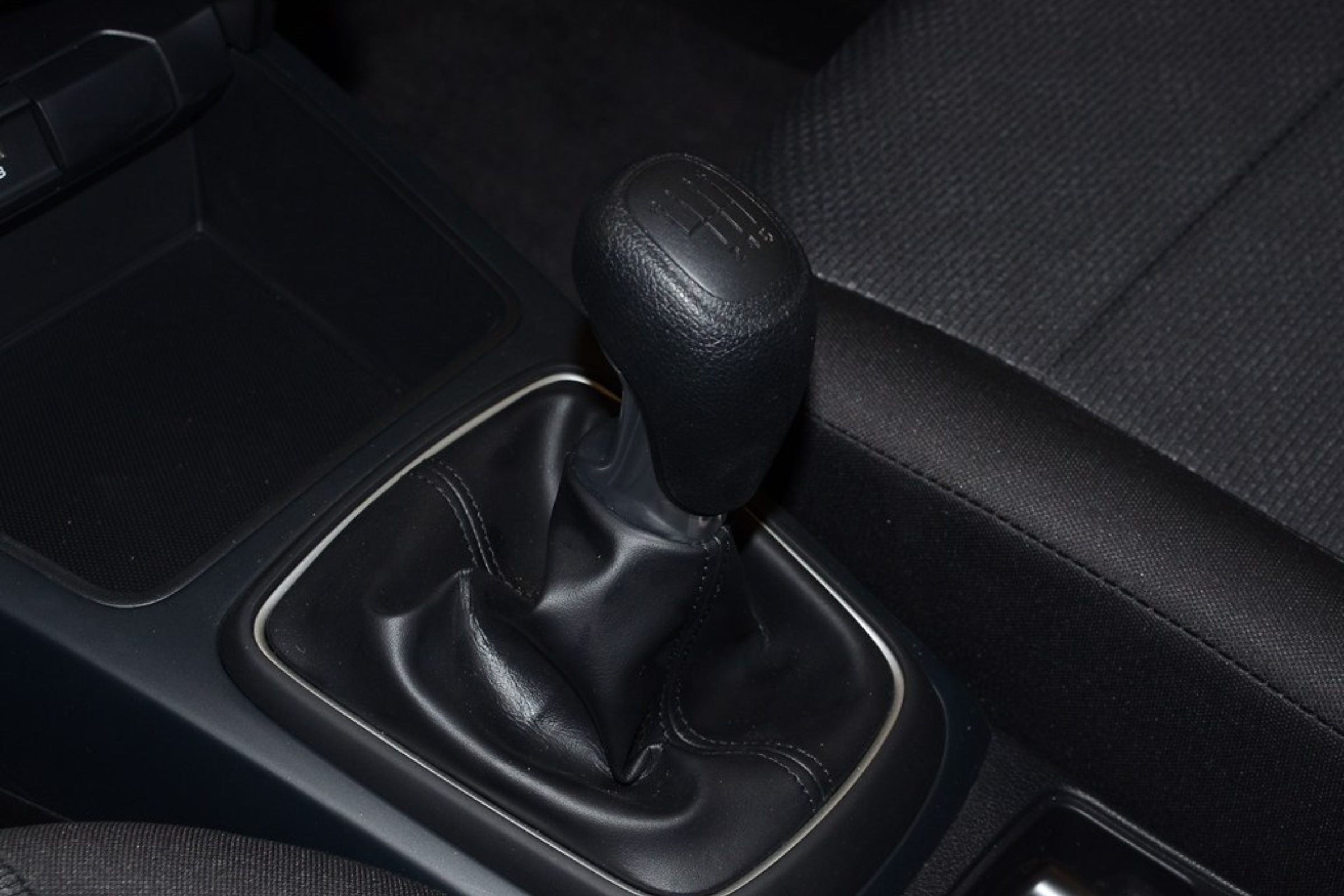 起亚k2数据接口在哪,起亚k2怎么看表显油耗