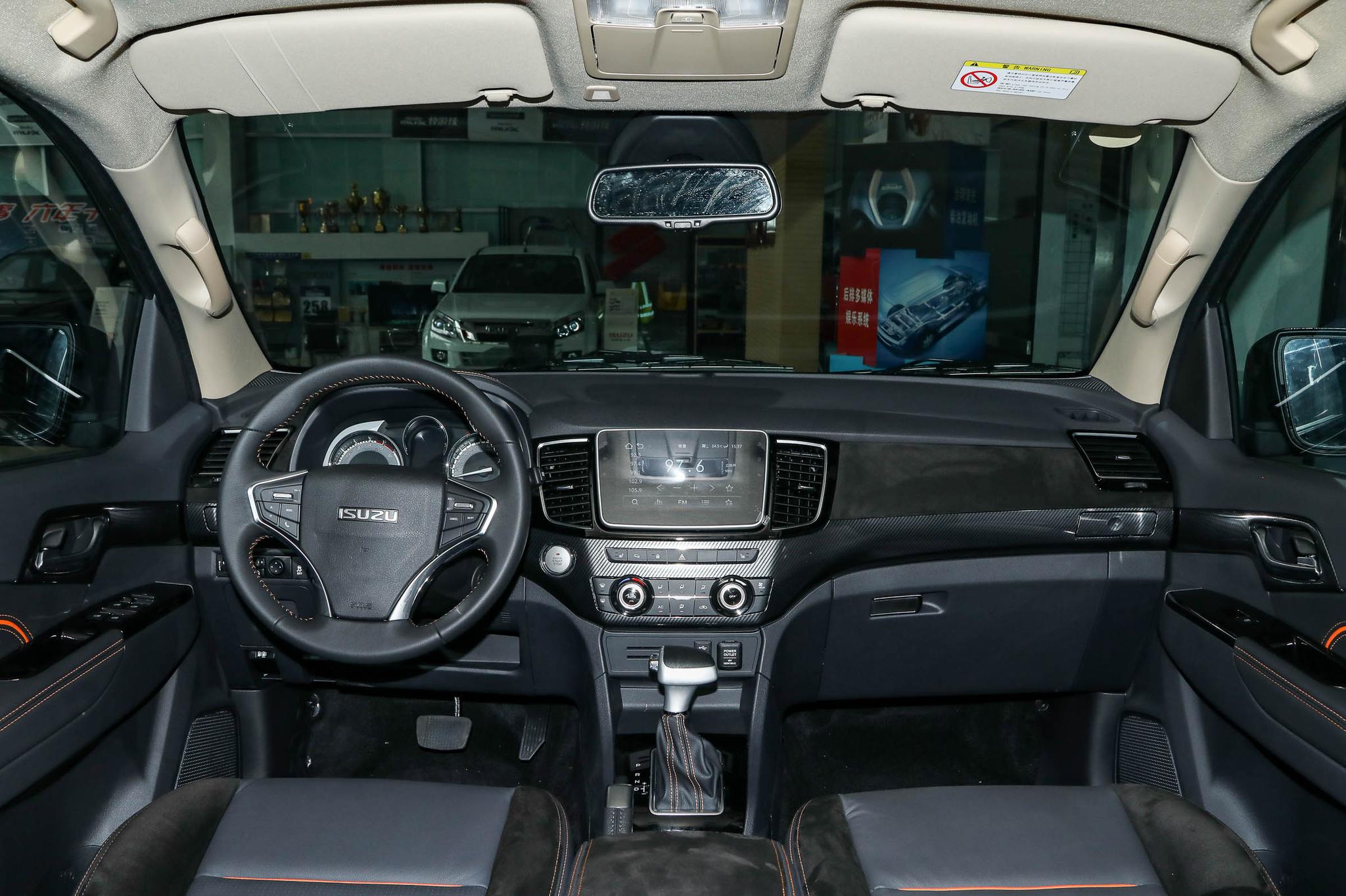 五十铃mux牧游侠试驾2019款,2021款五十铃mu-x牧游侠尺寸