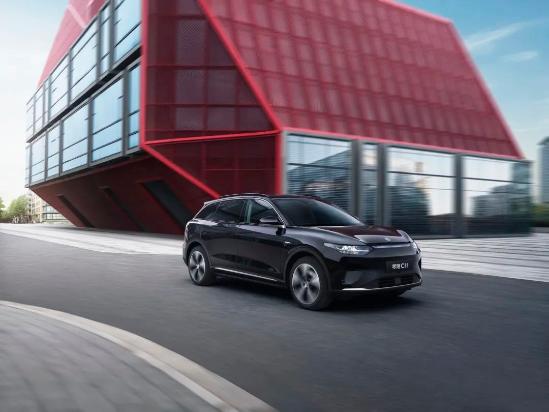 c11三联屏清晰吗,零跑c11智能交互三联屏