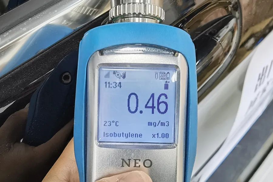 奔驰v最低价格是哪款,奔驰v车价格值得购买吗