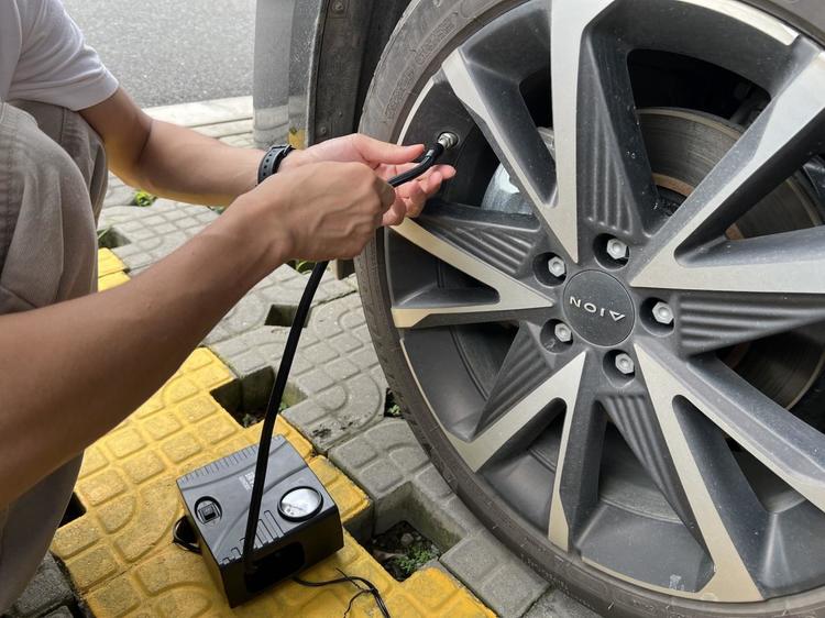 后备箱工具怎么使用,上路后备箱必备工具有哪些