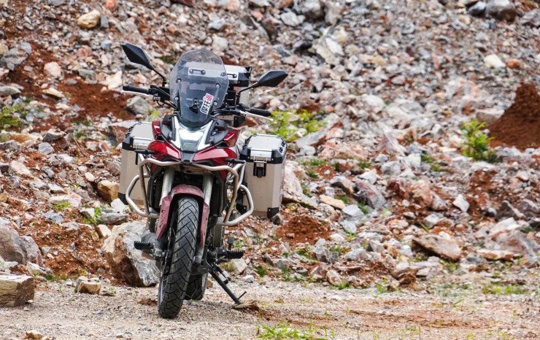 进步很大但是仍然任重道远,进步明显继续努力