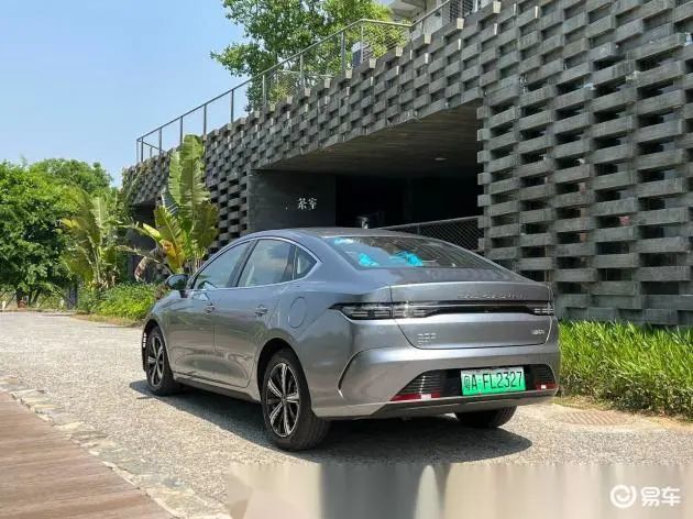 比亚迪05型驱逐舰120版本纯电续航,比亚迪秦plusdm-i与驱逐舰05对比