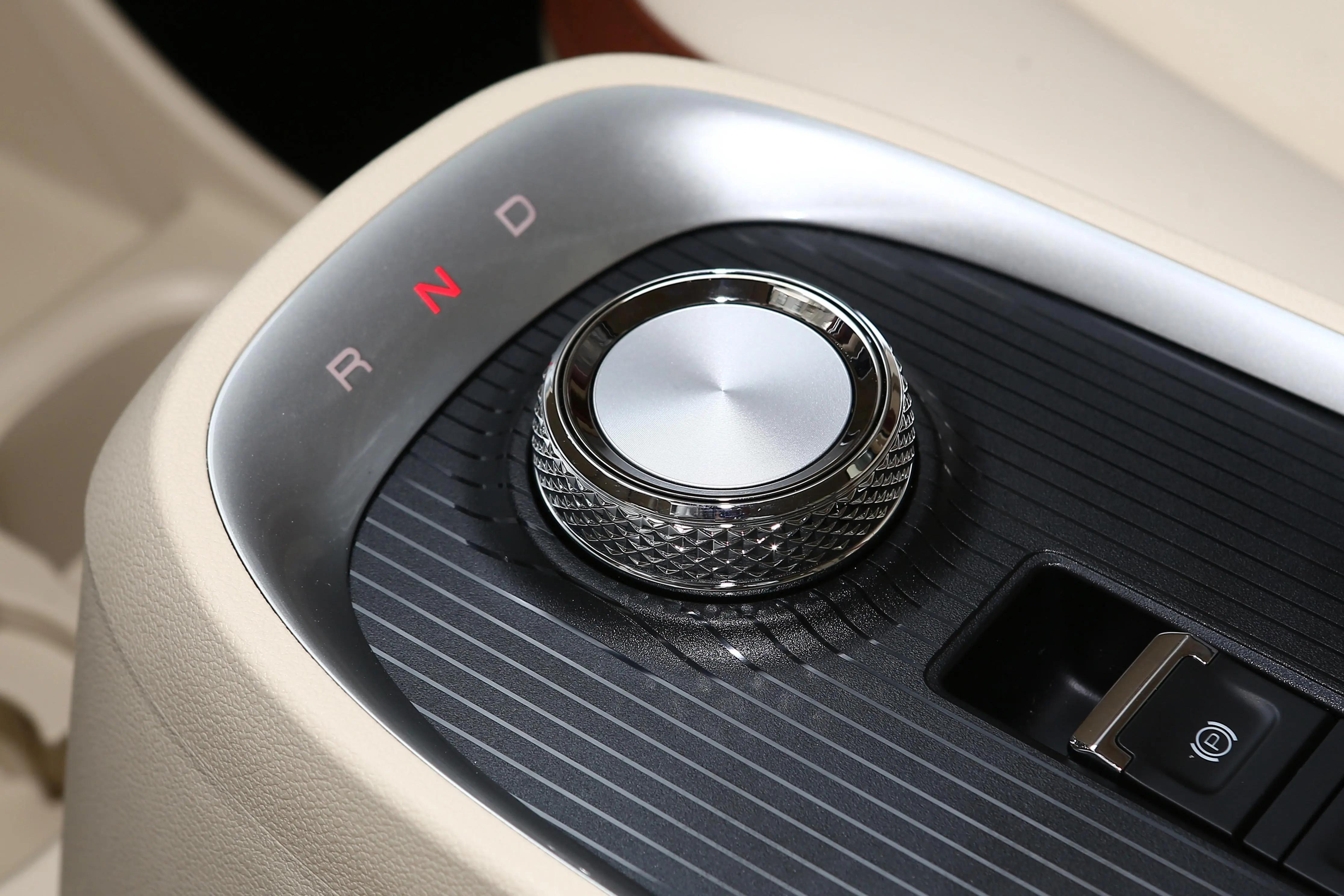 适合小姐姐代步神车 (一款非常适合小姐姐的专属座驾)