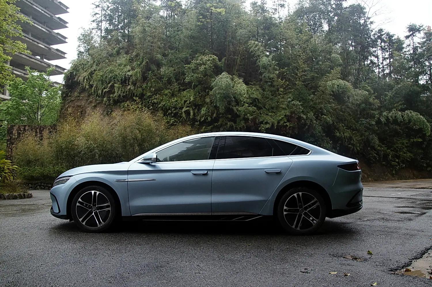 比亚迪汉ev冠军版顶配沉浸式体验,颜值能打操控出色比亚迪汉ev