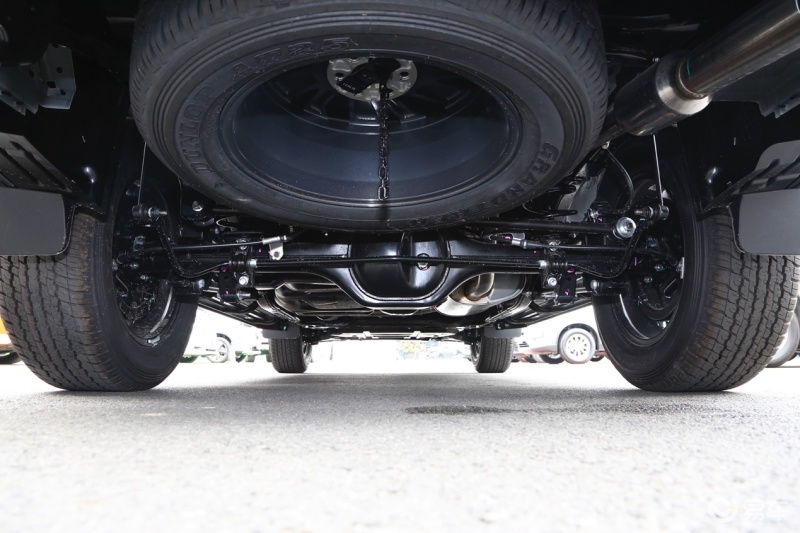 国产可家用可越野的硬派suv推荐,50万以上性价比高的硬派越野suv