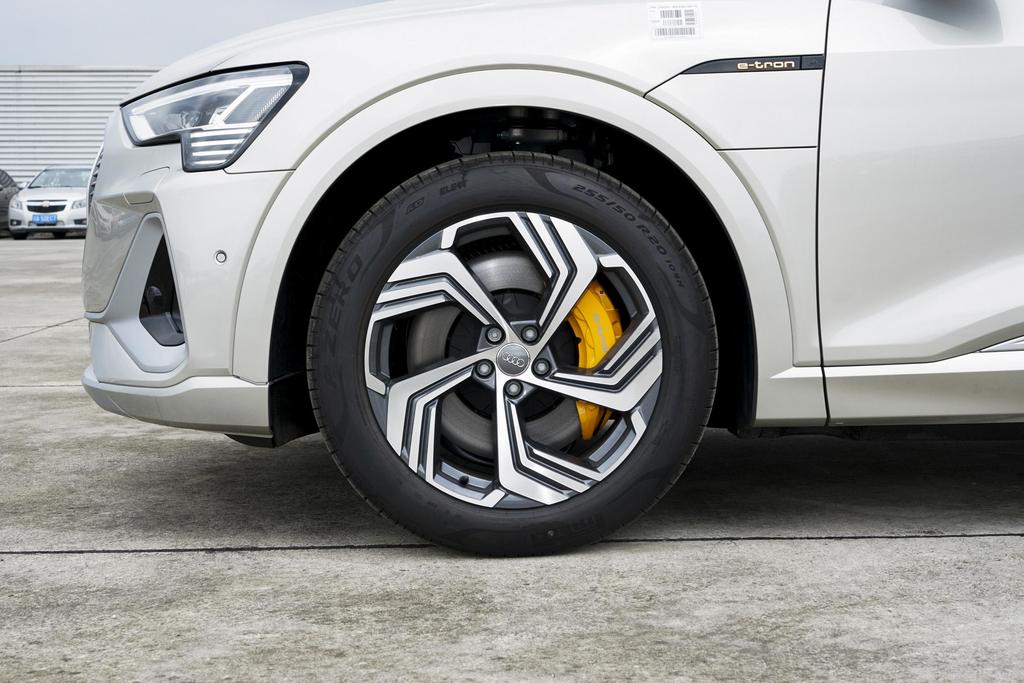 奥迪e-tron欧美销售,奥迪e-tron限时特惠