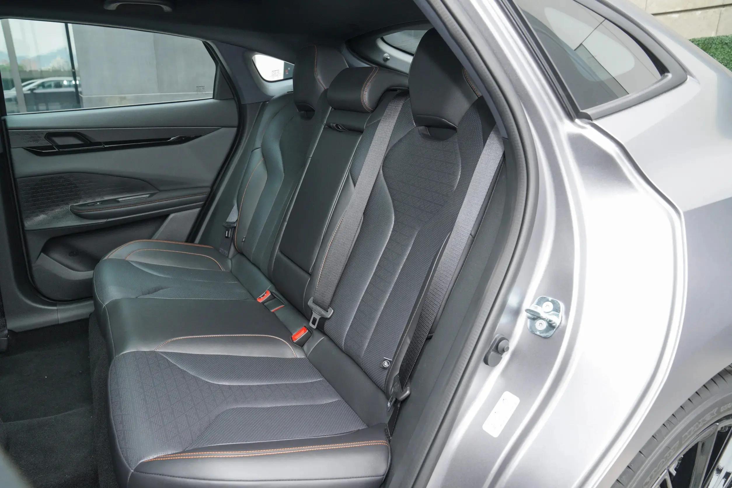 uni-v运动版用车感受,国产汽车推荐uni-v来袭