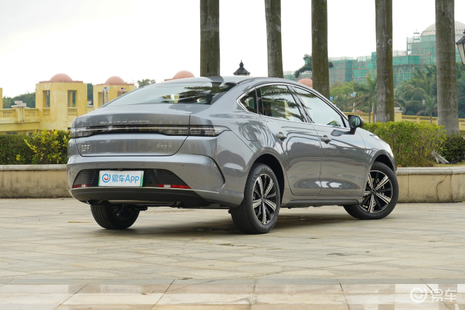 比亚迪驱逐舰05行情,比亚迪护卫舰07和驱逐舰05哪个好