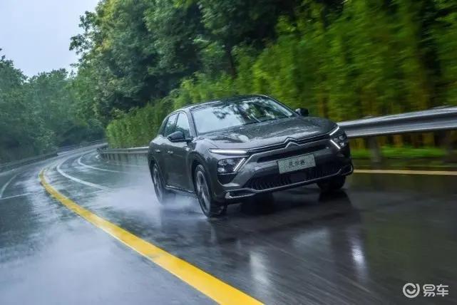 哪款轿车比凡尔赛c5x好,凡尔赛c5x和马自达cx4哪款值得买