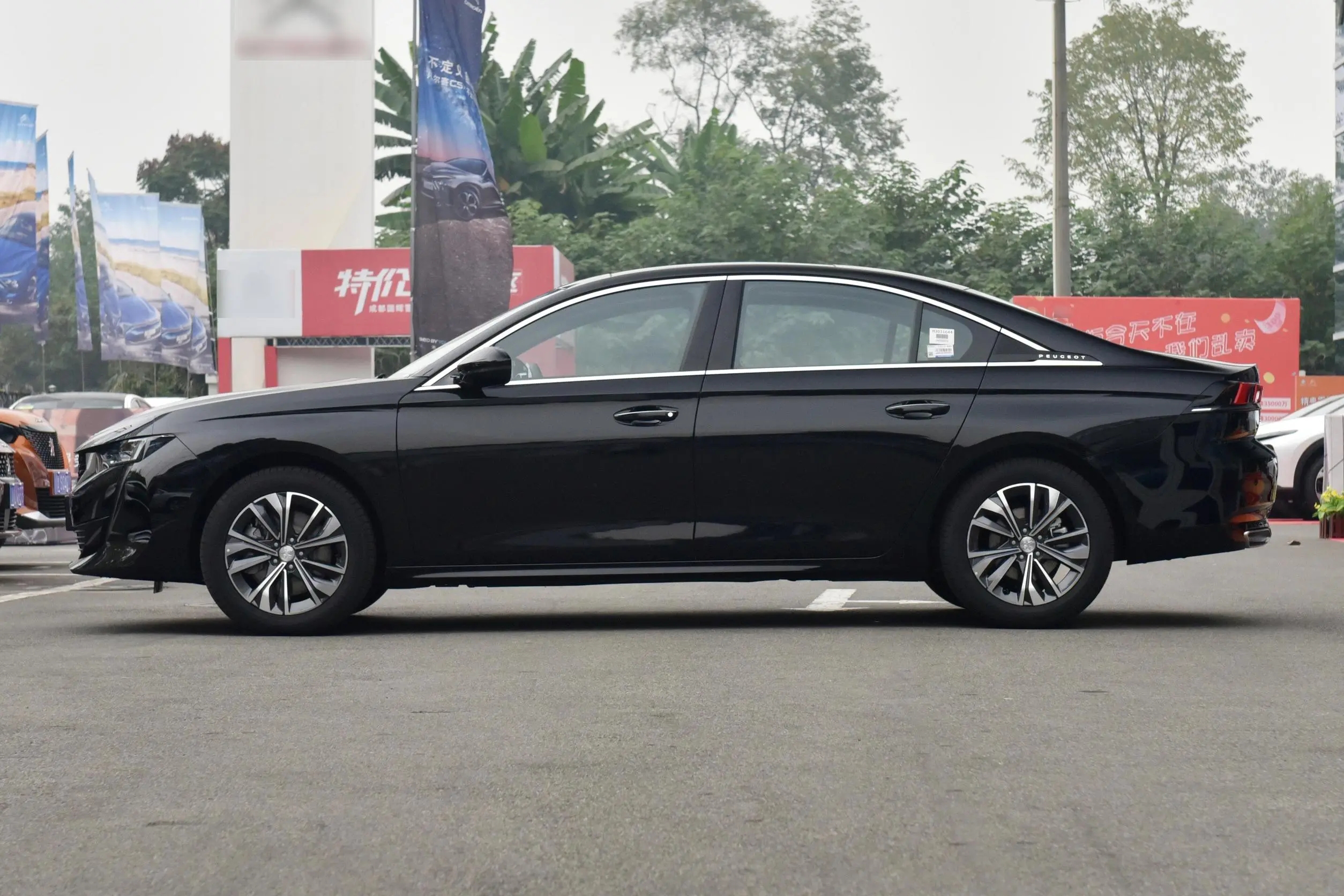 买辆标致508L怎么样？搭载1.6T和1.8T发动机