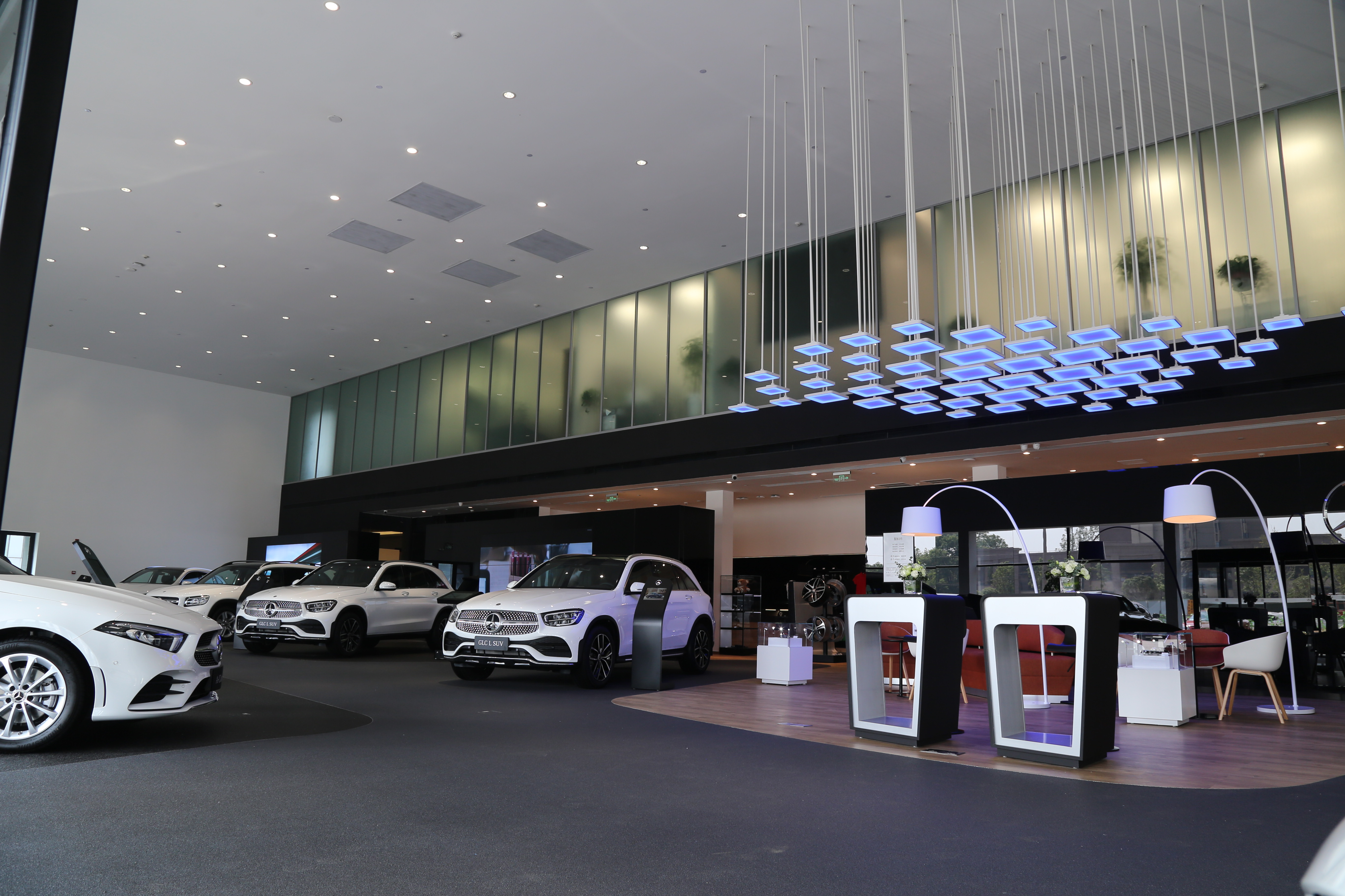 华星锦业奔驰中心,岳阳华星锦业奔驰4s店