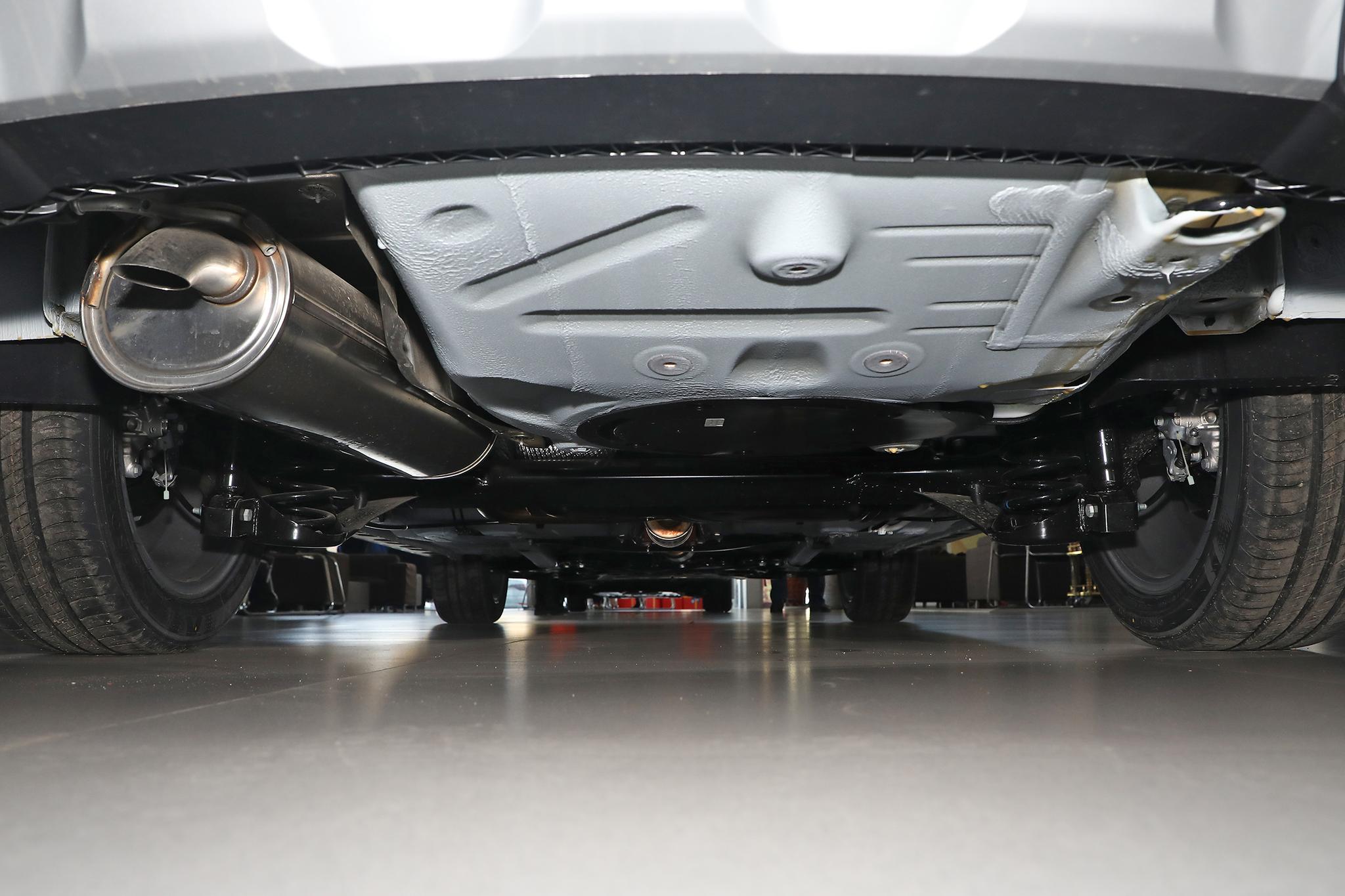 c-trek蔚领驾驶感受,旅行车不如轿车大气